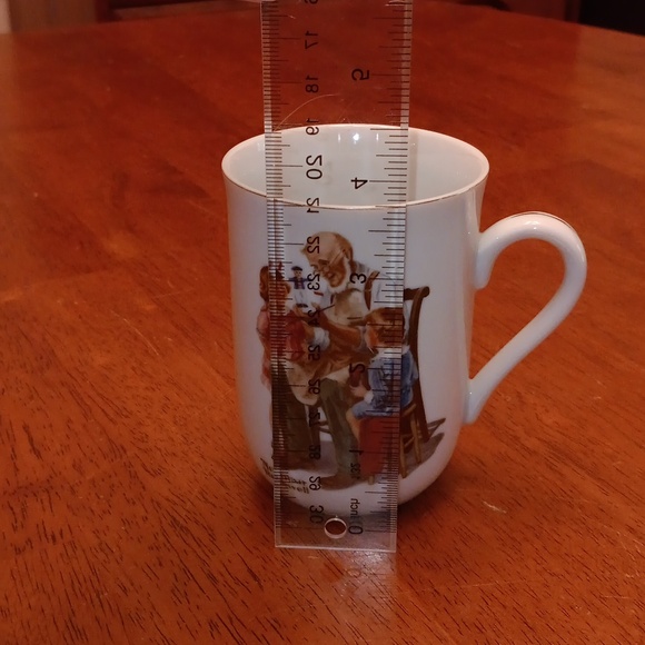 Norman Rockwell The Toymaker Porcelain Collector's Mug Gold Trim - Picture 6 of 6